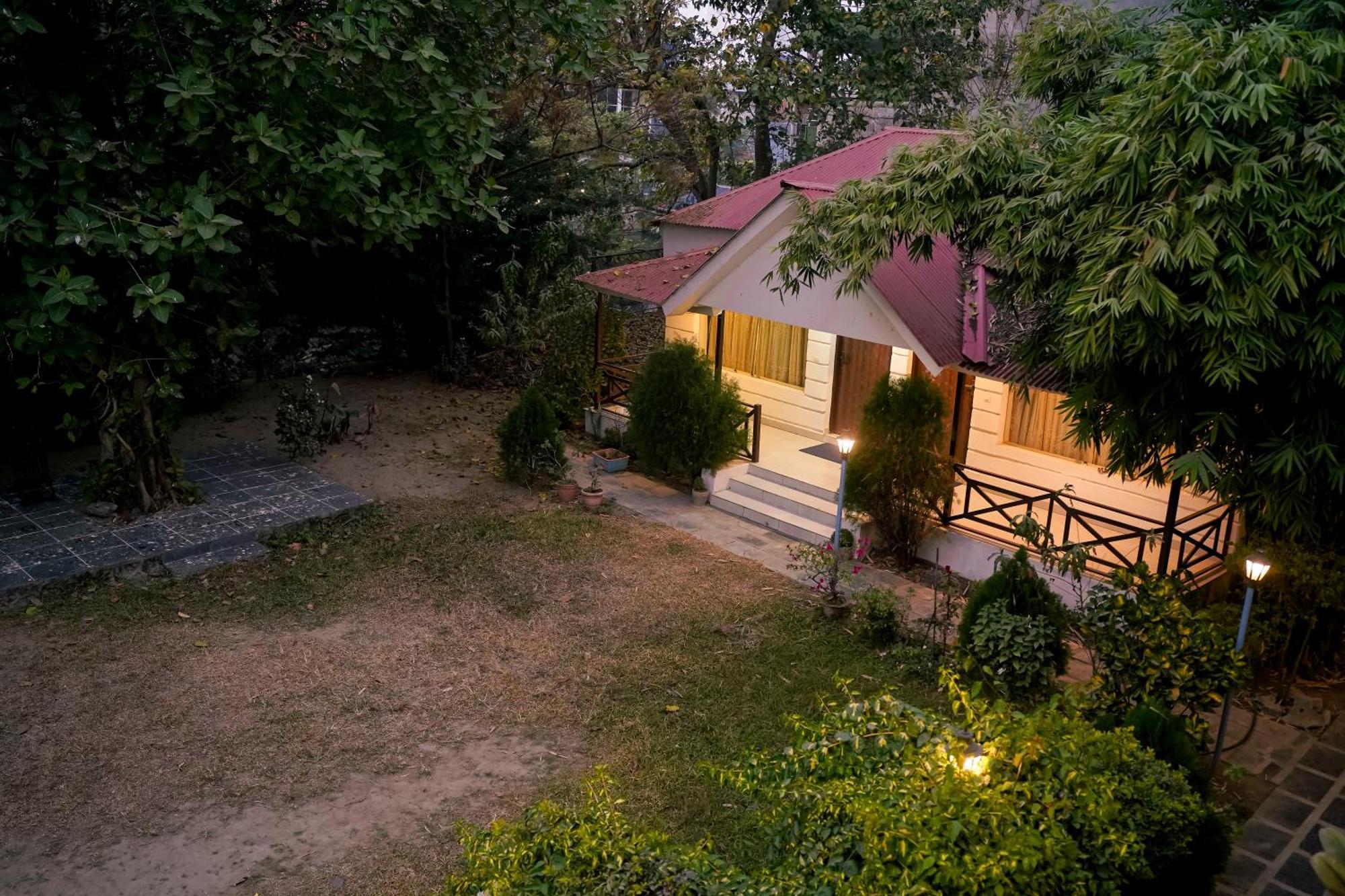 Chintan Chautari Itahari Buitenkant foto