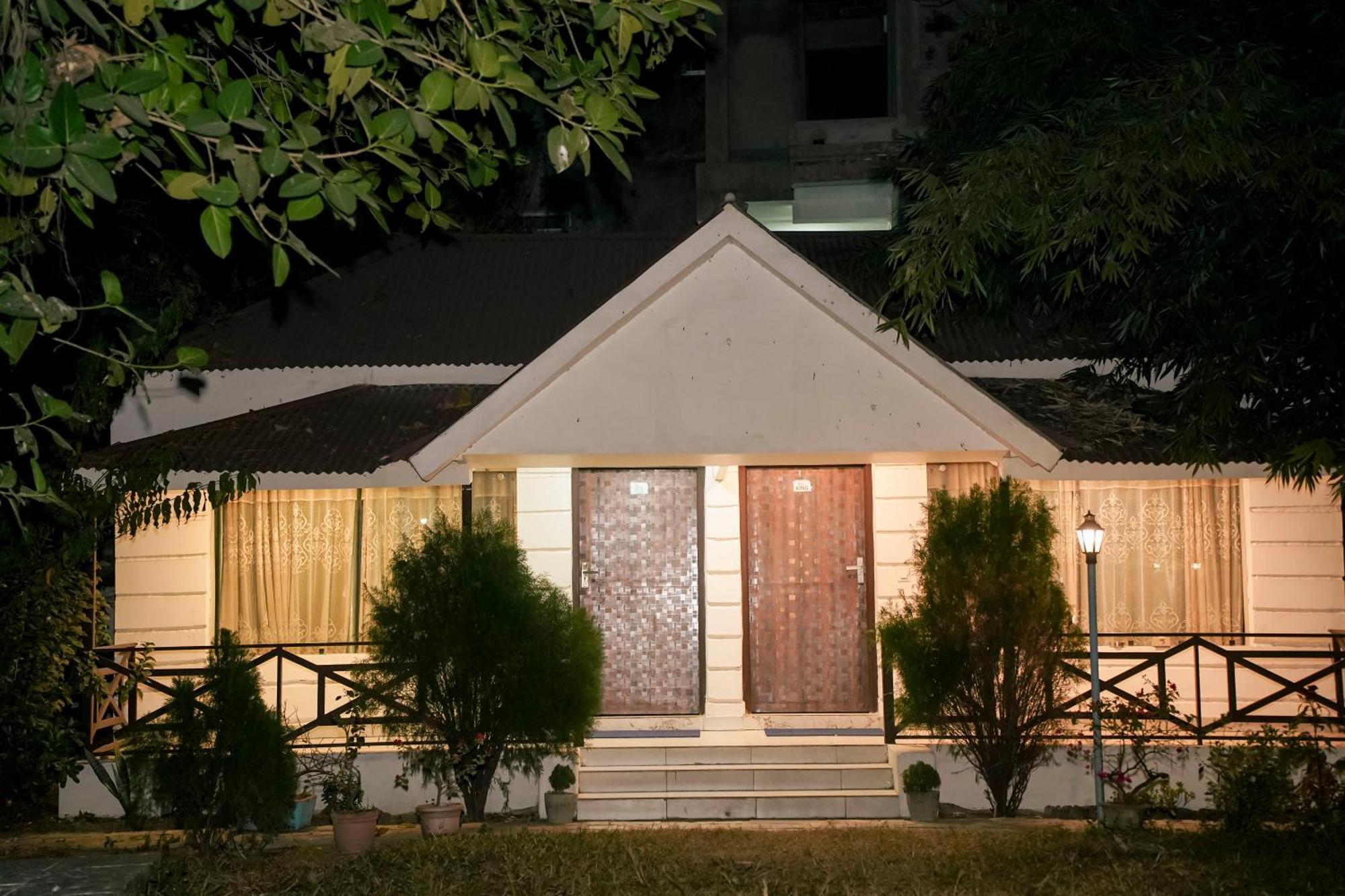 Chintan Chautari Itahari Buitenkant foto